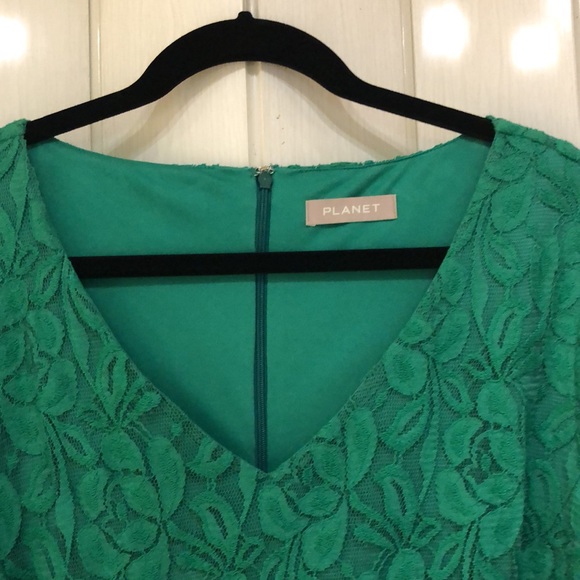Beautiful green lace overlay Planet brand dress - Picture 2 of 8